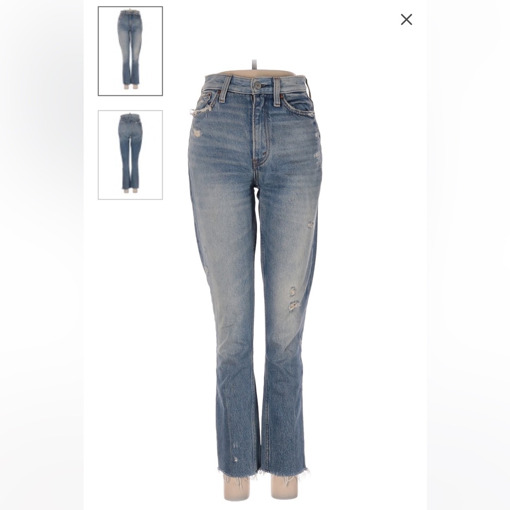 A&F mom jeans size 00/24
High waisted slightly cropped no stretch